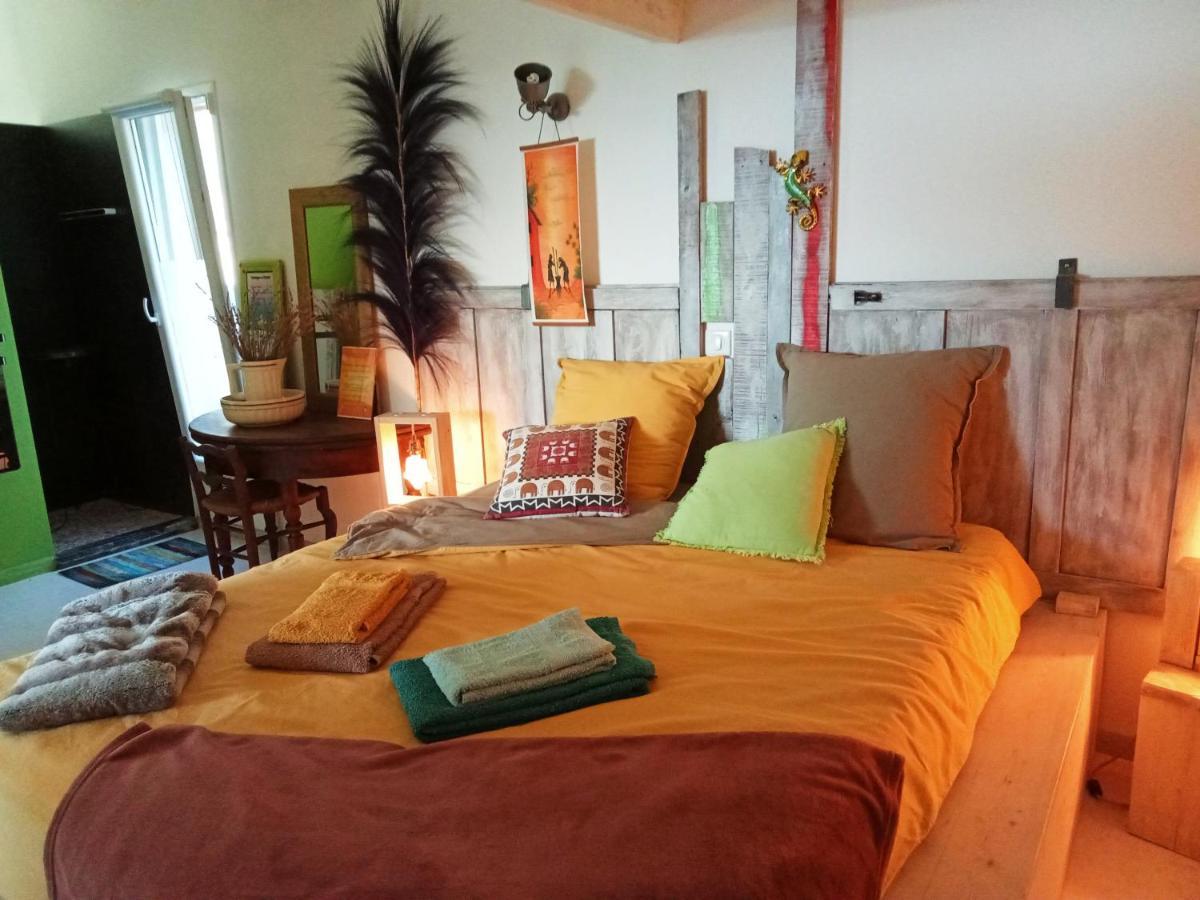 Logement De Charme Avec Piscine Et Jacuzzi Carnoules  Extérieur photo
