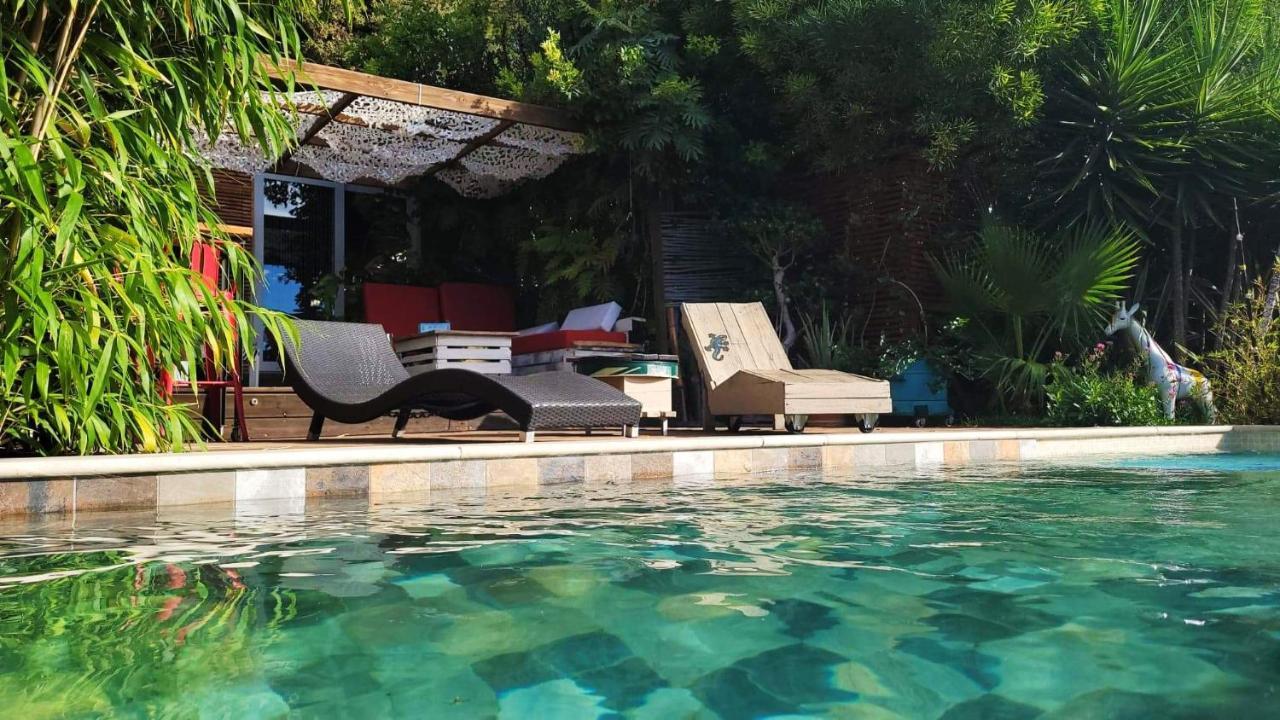 Logement De Charme Avec Piscine Et Jacuzzi Carnoules  Extérieur photo