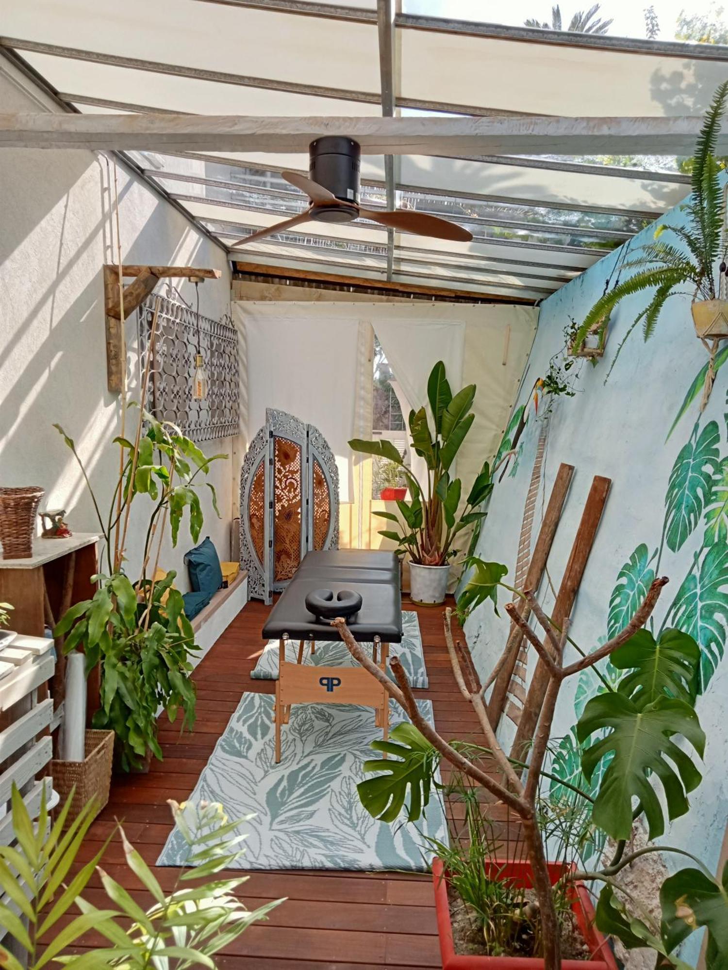 Logement De Charme Avec Piscine Et Jacuzzi Carnoules  Extérieur photo